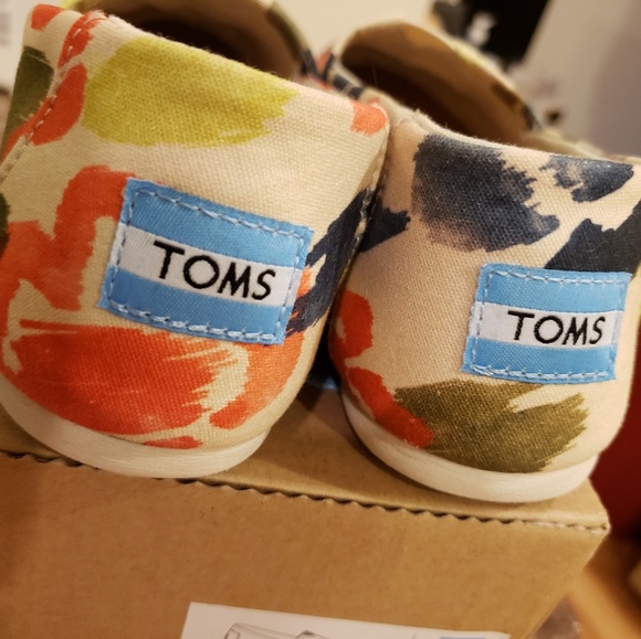 Sold. Sorry. Check out the new Tom's  for sale. :) - Picture 5 of 6